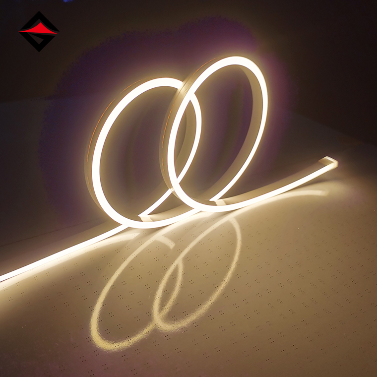Qual é a diferença entre os materiais de slicone na luz da tira de neon?