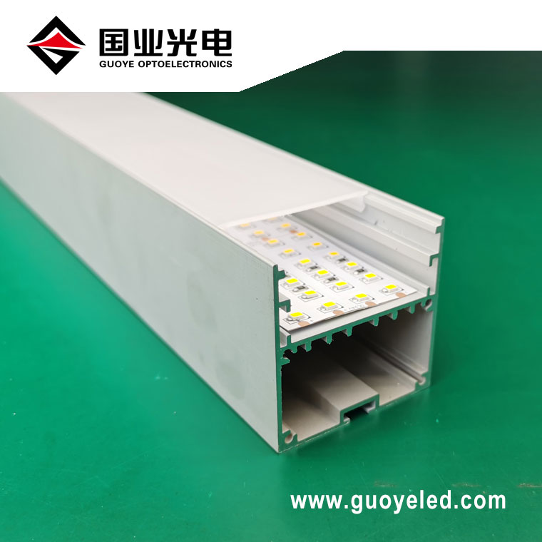 Iluminação linear LED embutida